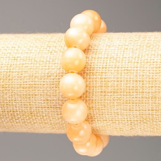 Armband aus künstlichem Selenit (Acryl) auf elastischem Gummiband – glatte Kugeln, Durchmesser ca. 12,5 mm, Länge ca. 18 cm