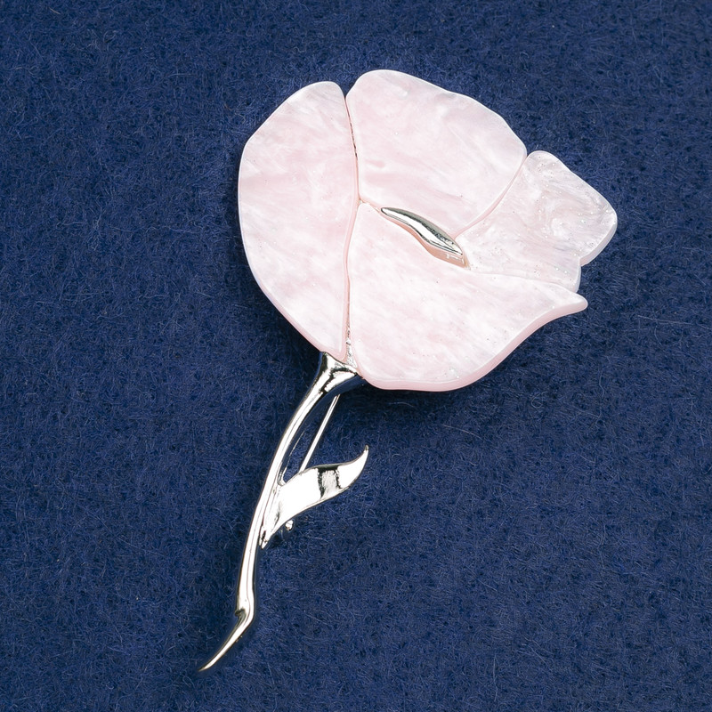 Blumenbrosche, rosa Perlmutt mit Glitzersteinen, silbernes Metall 70×46 mm