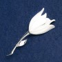 Brosche Blume, weiße Emaille, silbernes Metall 27 × 72 mm