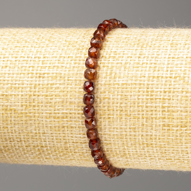 Armband aus Granat-Hessonit, Naturstein, facettierte Würfel, Durchmesser ca. 4 mm, Länge ca. 18 cm (Stretch)