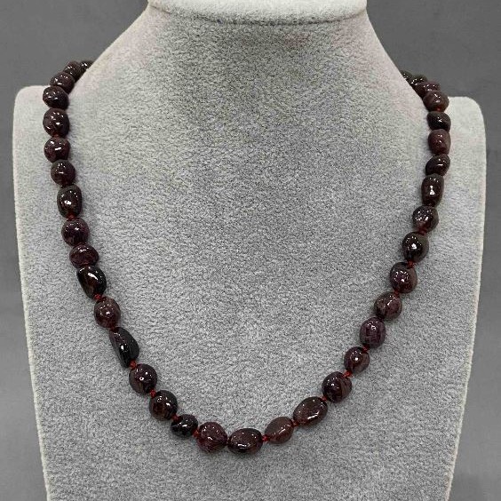 Kette aus Naturgranat, facettiert, Durchmesser ca. 9–12 × 8–8 mm, 5 mm ±, Länge 50 cm ± mit Verschluss