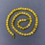 Gelbe Jadeit-Perlen, natürlicher Stein, facettierte Würfelperlen, auf einer Schnur, Durchmesser ca. 5 mm, Länge ca. 37 cm