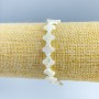 Perlmutt-Armband in Kleeblatt-Form, Maße 10 x 10 x 2 mm, 5 mm ±, Länge 18 cm (elastisch)
