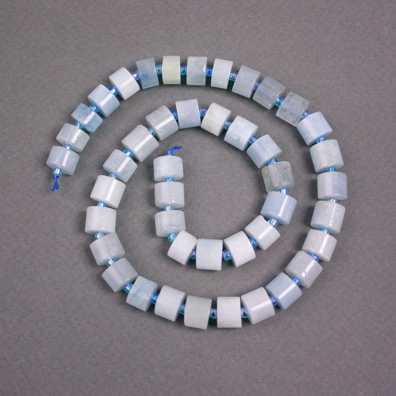 Aquamarin-Rondellperlen auf Schnur, Durchmesser ca. 9 × 7 mm ±, mit Seed-Beads, Durchmesser ca. 2 mm ±, Länge ca. 40 cm