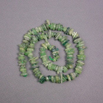 Prenit-Chips-Perlen aus Naturstein, Durchmesser ca. 8 x 2 mm, Länge ca. 40 cm – auf einer Schnur
