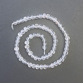 Bergkristall-Perlen aus Naturstein, facettierte Würfel, Durchmesser ca. 5×5 mm, Länge ca. 38 cm, auf Schnur