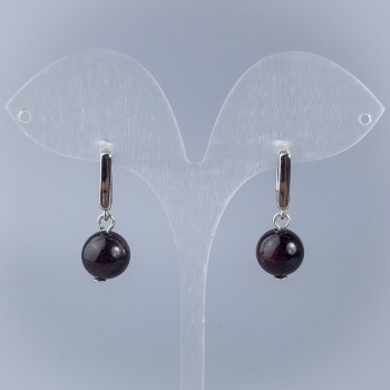 Ohrringe Granat – glatte Kugel, Ø ca. 8,5 mm, englischer Verschluss, Länge ca. 28 mm