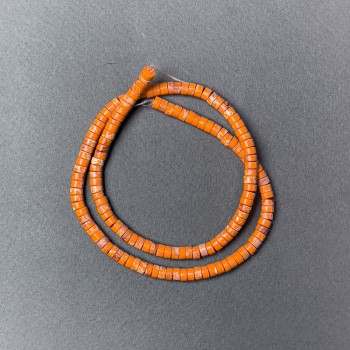 Orangene Varizit-Rondell-Perlen (gepresst), Durchmesser ca. 4,5×2,5 mm, Länge ca. 38 cm, auf Schnur