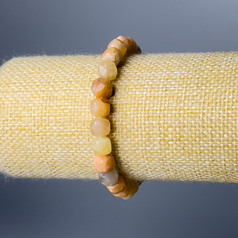 Armband aus Selenit, natürlicher Stein, facettierte Würfel, Durchmesser 7,5 mm, Länge 18 cm (dehnbar)