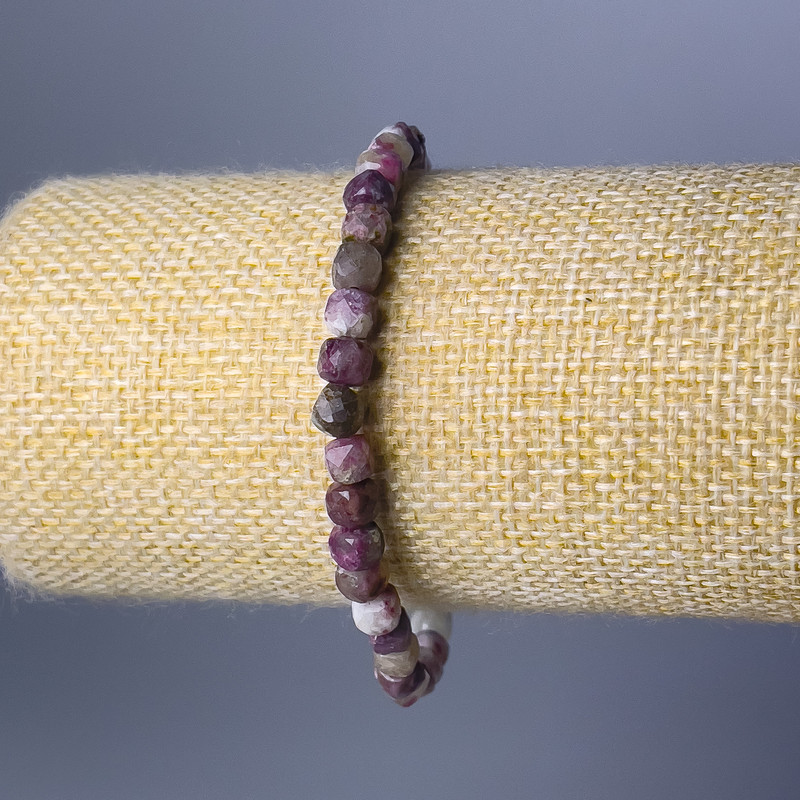 Turmalin-Armband, facettierte Würfel, Durchmesser ca. 5 mm, Länge 18 cm (Stretch)