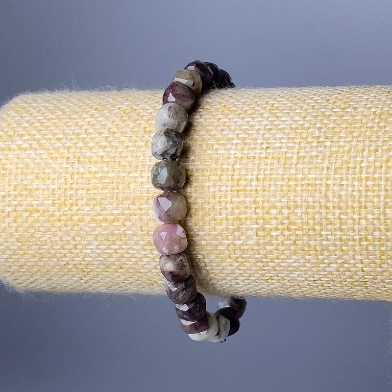 Turmalin-Armband, natürlicher Stein, facettierte Würfel, Durchmesser ca. 7 mm, Länge 18 cm (Elastikband)