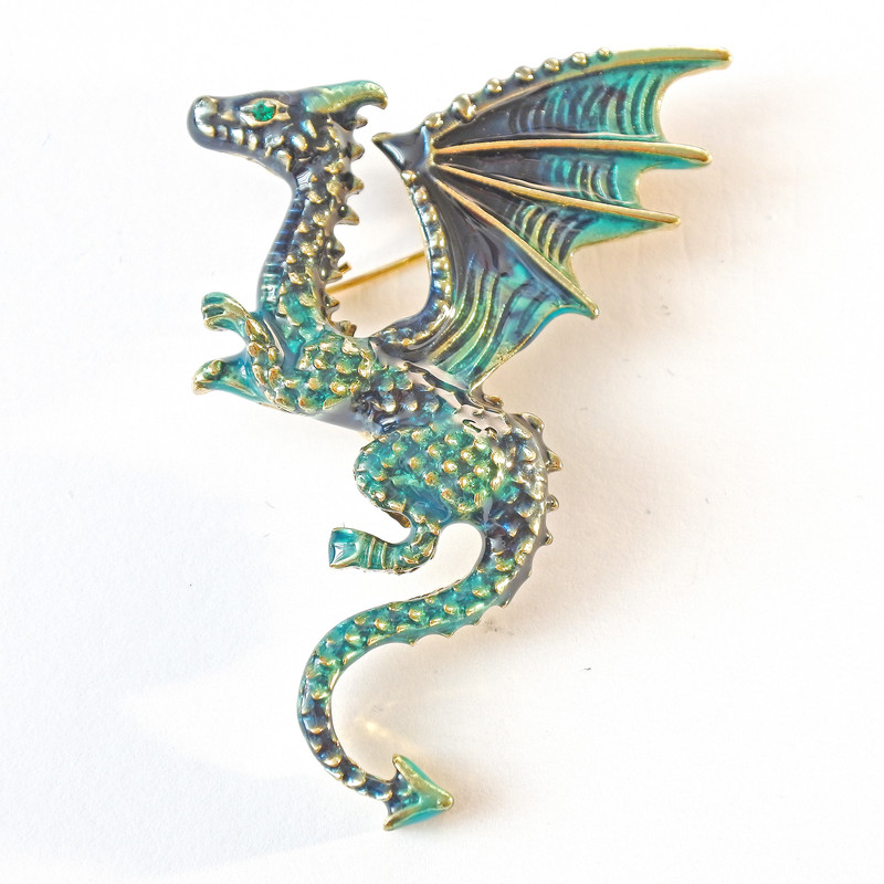 Brosche Drache grüne Emaille, goldfarbenes Metall 42×66 mm