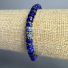 Armband aus natürlichem Lapislazuli, Scheiben aus Naturstein, Durchmesser ca. 6 × 2,5 mm, Länge ca. 18 cm, elastisch (Stretch) mit Seedperlen