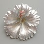 Brosche-Anhänger Petunienblüte silbergrau mit rosa Strasssteinen