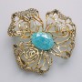 Blumenbrosche mit Anhänger – Blume, blauer Aquarium-Effekt, weiße Strass-Steine, goldfarbenes Metall, 51 × 51 mm